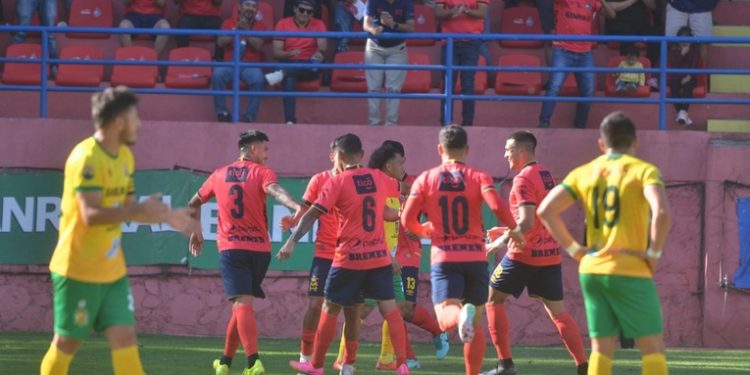 Municipal se pone a la cabeza con goleada