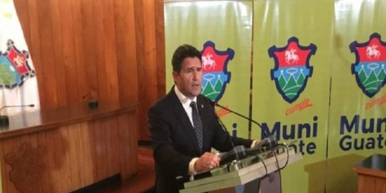 Municipalidad anuncia construcción de otros 2 pasos a desnivel