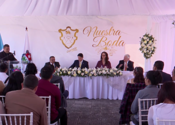 Municipalidad capitalina celebra boda colectiva, 51 parejas contraen matrimonio