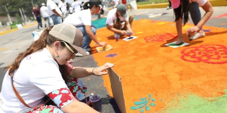 Municipalidad Coordina Nueva Edición de la Alfombra de Aserrín Más Grande del Mundo
