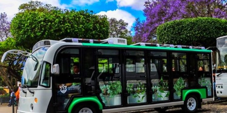 Municipalidad de Antigua Guatemala aprueba compra directa de 20 buses eléctricos tras licitación fallida