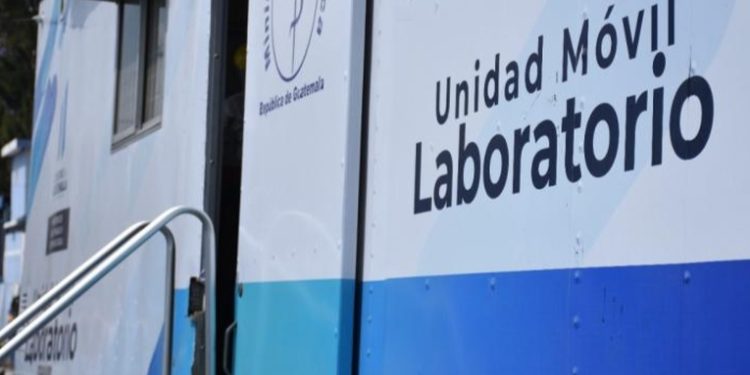 Municipalidad de la capital implementa laboratorios móviles de hisopados para frenar el aumento de casos de Covid-19.