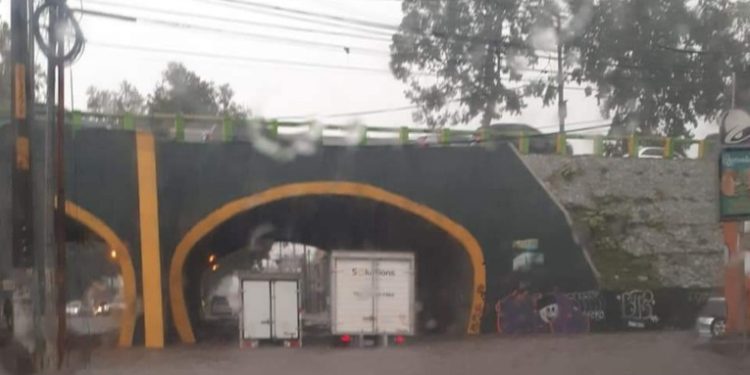 Municipalidad intensifica limpieza en tragantes de la ciudad