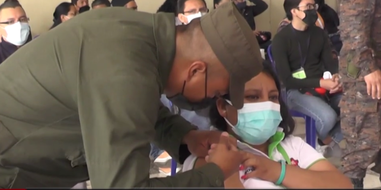 Municipalidades solicitan constancias de vacunación