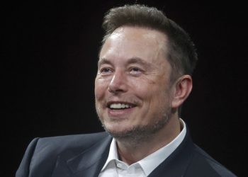 Musk desmiente un reporte que sugería que quería retirar X de Europa