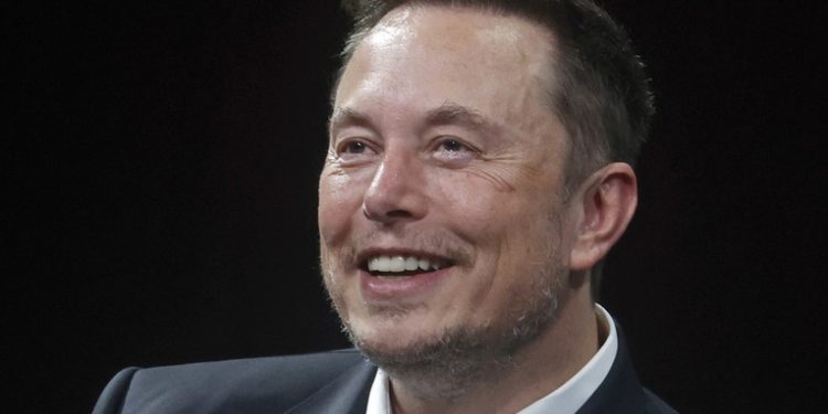 Musk desmiente un reporte que sugería que quería retirar X de Europa