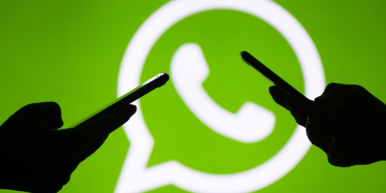 Musk lanza una advertencia sobre WhatsApp