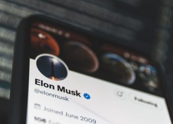 Musk presenta un paquete de financiación de 46.500 millones de dólares para adquirir Twitter
