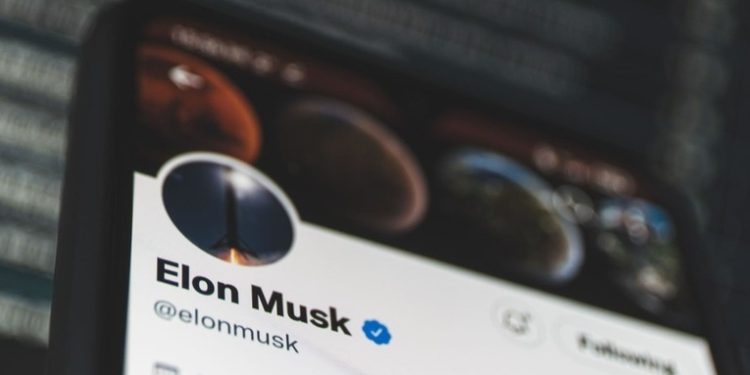 Musk presenta un paquete de financiación de 46.500 millones de dólares para adquirir Twitter