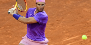 Nadal remonta un duelo eterno ante Shapovalov en Roma