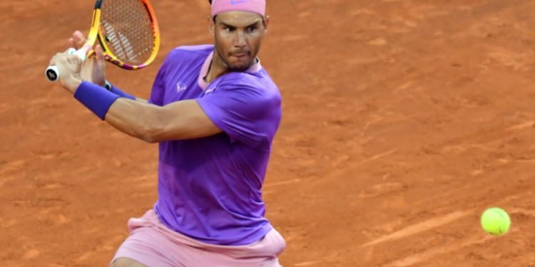 Nadal remonta un duelo eterno ante Shapovalov en Roma