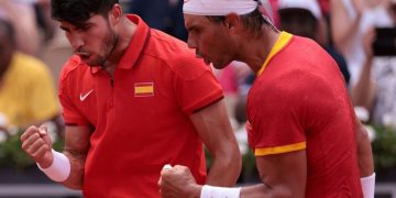 'Nadalcaraz' pone en ebullición a Roland Garros y la pareja española pasa a cuartos en París