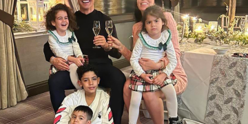 CRISTIANO RONALDO CRITICA EL RENDIMIENTO DEL MANCHESTER UNITED Y HACE UNA DESAFIANTE PROMESA DE AÑO NUEVO.