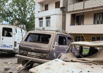 Nagorno Karabaj anuncia un alto el fuego con Azerbaiyán alcanzado con la mediación de las fuerzas de paz rusas
