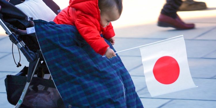 Natalidad en Japón cae a mínimo histórico