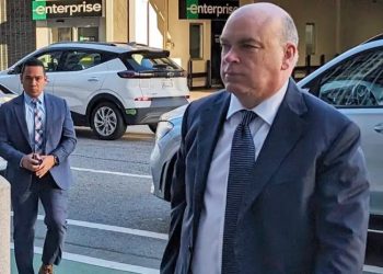 Naufragio de velero en Sicilia: 1 muerto y 6 desaparecidos