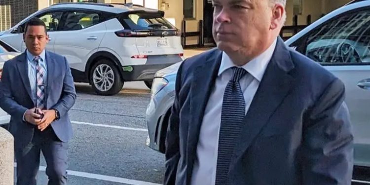 Naufragio de velero en Sicilia: 1 muerto y 6 desaparecidos