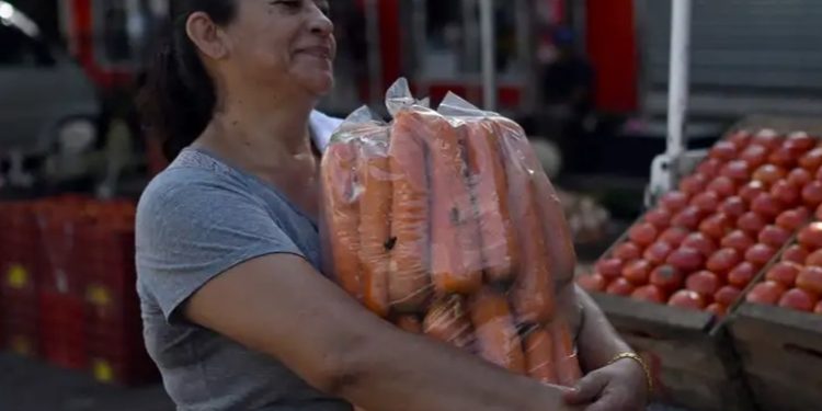 Nayib Bukele suspende aranceles a alimentos importados