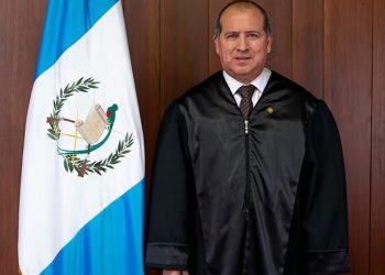 Nester Vásquez pimentel asume como presidente de la corte de constitucionalidad