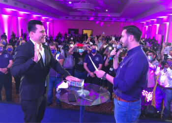 Neto Bran es juramentado como el nuevo Secretario General del partido Todos