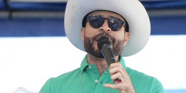 Neto Bran, primer candidato inscrito a las Elecciones Generales 2023