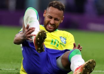 Neymar sufre ruptura de ligamento cruzado y de menisco en su rodilla izquierda