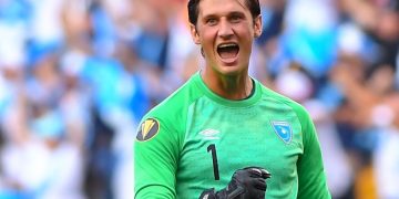 Nicholas Hagen sigue sus entrenos en Estados Unidos