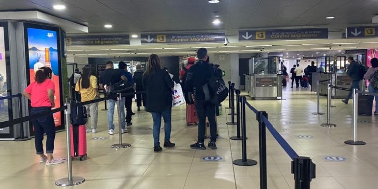 Niegan ingreso al país de 4 mil 99 extranjeros