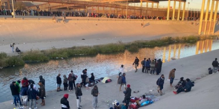 No aguantamos más: venezolanos en la frontera resueltos a entrar a EEUU de forma ilegal