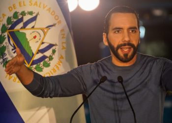 No es soplar y hacer botellas: Bukele sobre la crisis de seguridad en Ecuador