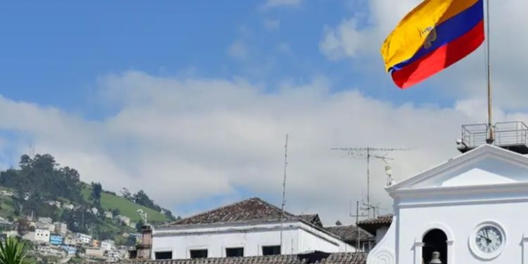 Noboa ve intento de golpe de Estado en denuncia de su vice