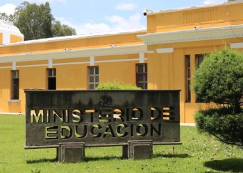 Nueva ministra enfocada en la reconstrucción de escuelas