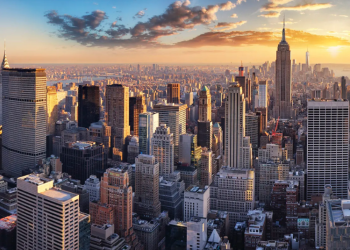 Nueva York introduce la vacunación obligatoria contra el covid-19 para todos los empleados del sector privado.
