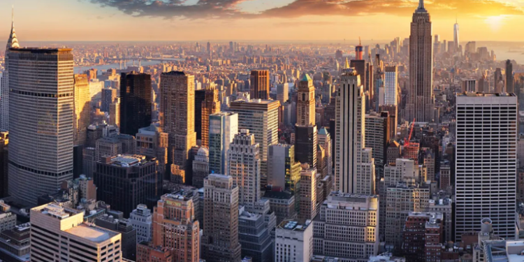 Nueva York introduce la vacunación obligatoria contra el covid-19 para todos los empleados del sector privado.