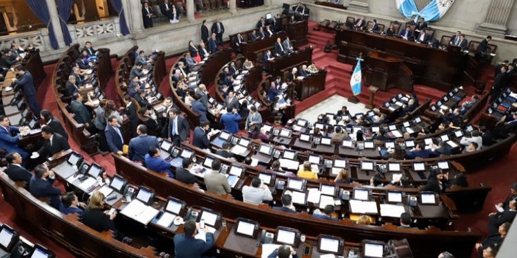 Nuevamente se suspende sesión de interpelación de ministro de Energí­a y Minas por falta de quórum