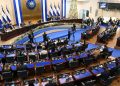 Nuevo Congreso dominado por oficialismo asume en El Salvador