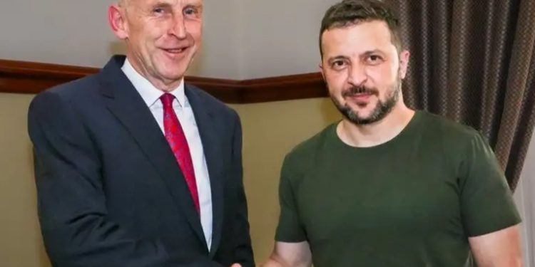 Nuevo gobierno británico ofrece otro paquete de ayuda a Kiev