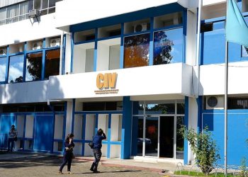 Nuevo gobierno detecta irregularidades en contratos del Ministerio de Comunicaciones y ordena revisión a fondo