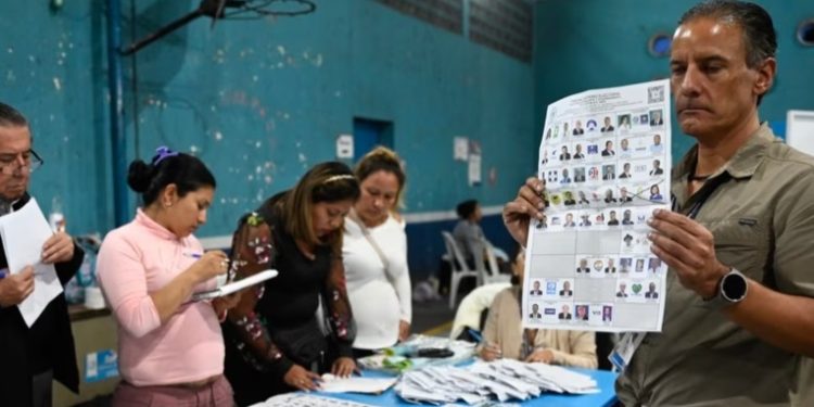 Observadores de la UE hacen duros señalamientos a las elecciones en Guatemala
