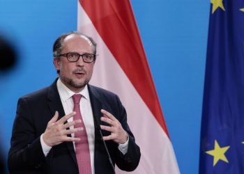 Occidente no debe tener miedo de sentarse con los rusos, dice el canciller de un país europeo