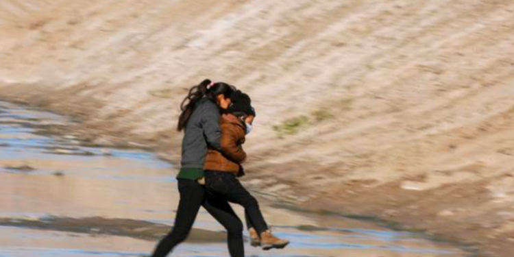 Ocho migrantes mueren al cruzar el río Bravo rumbo a EE.UU.