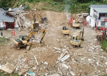 Ocho muertos deja deslizamiento de tierra en China