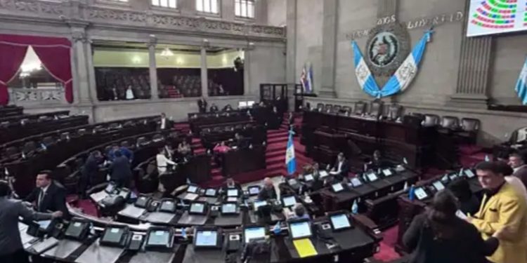 Oficializan Presupuesto General de Ingresos 2025 y nuevas reformas legales