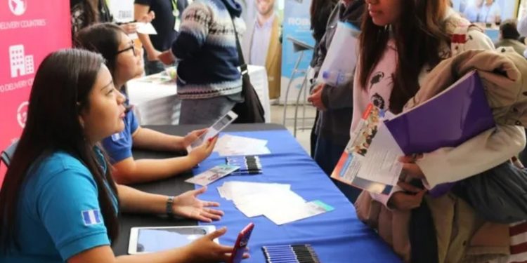 Ofrecerán 5 mil plazas laborales en la feria del empleo que realizarán en el centro histórico