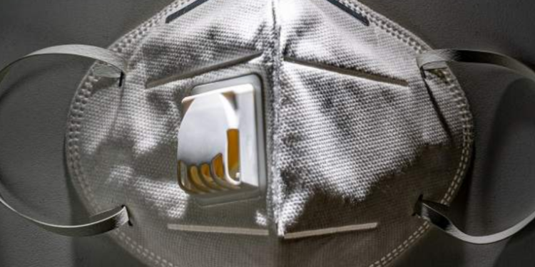 OMS aconseja no usar mascarillas con válvulas