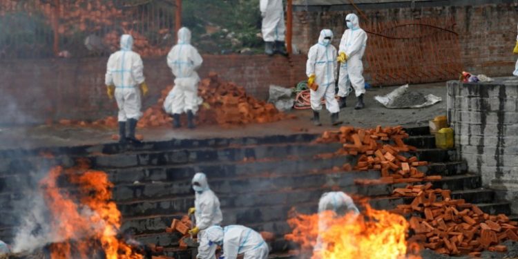 OMS advierte un segundo año de pandemia con más muertes que el primero