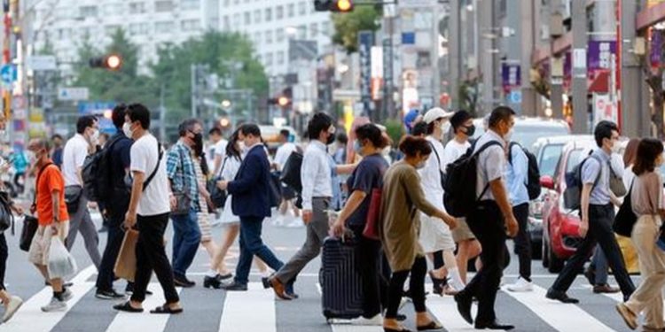 OMS alerta por nueva ola de contagios de COVID-19