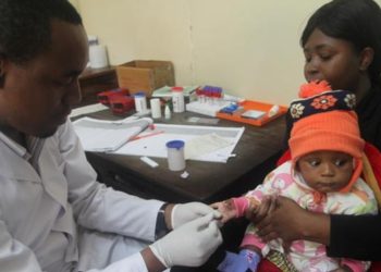 OMS recomienda aplicar la primera vacuna contra la malaria a niños en ífrica
