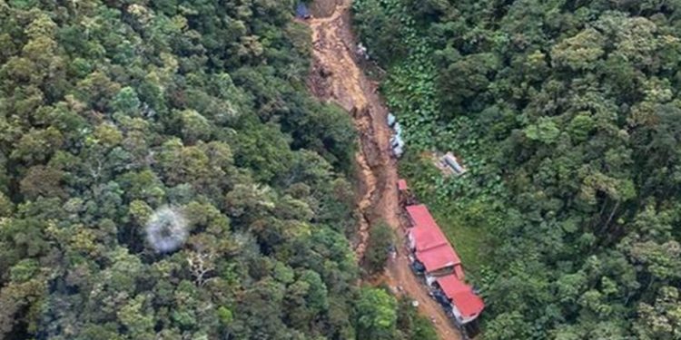 Once muertos y siete desaparecidos en el derrumbe de una mina en Colombia