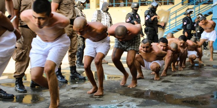 ONG reportan más de 3.100 violaciones de derechos humanos en El Salvador